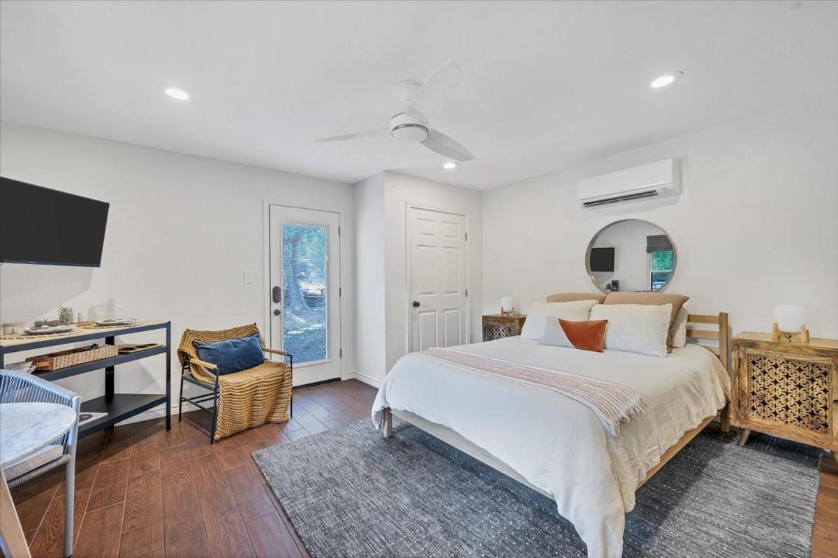 Relaxing Alpaca Ranch Mins From Downtown Wimberley Exterior foto